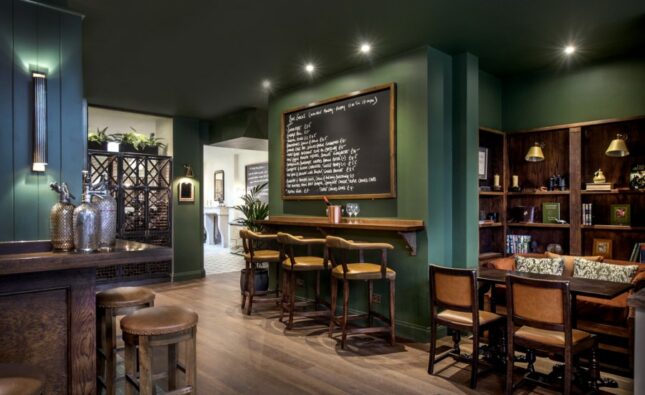 The Hunter’s Moon: A Chic Destination in South Kensington